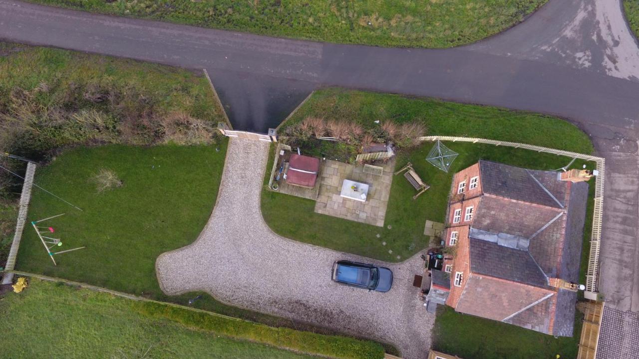 Welsh With Hot Tub - Jubilee House Holiday home