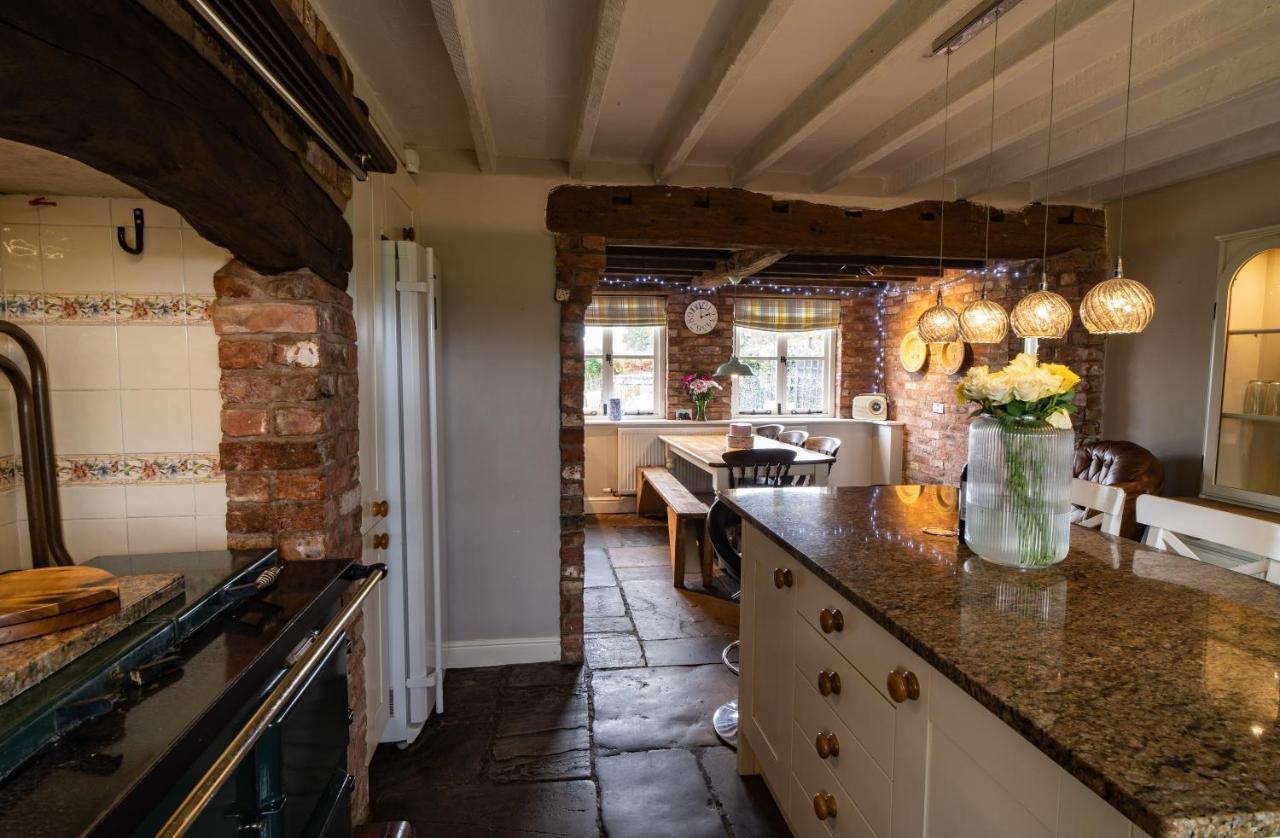 Welsh With Hot Tub - Jubilee House Holiday home Wrexham