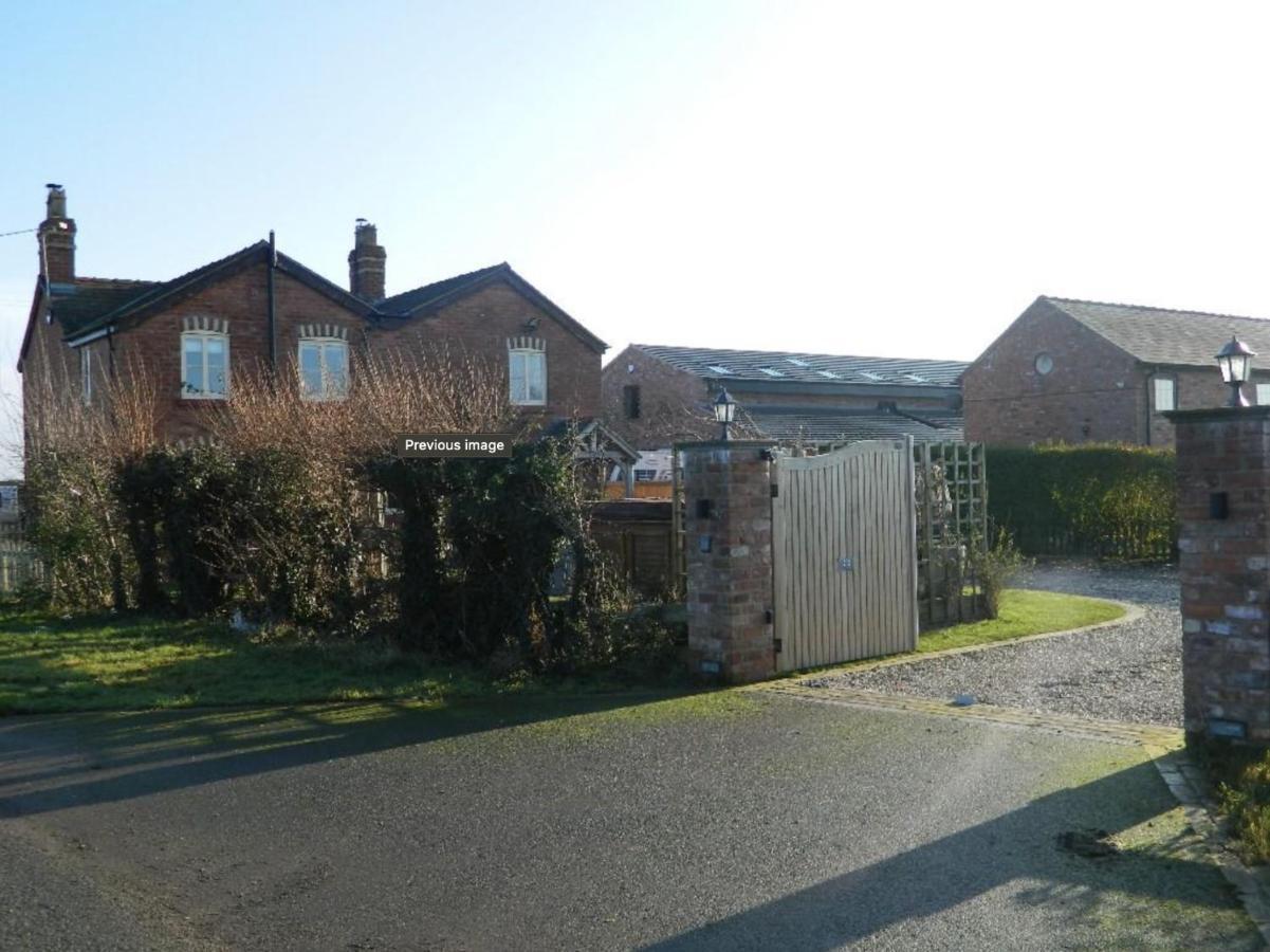 Holiday home Welsh With Hot Tub - Jubilee House Wrexham