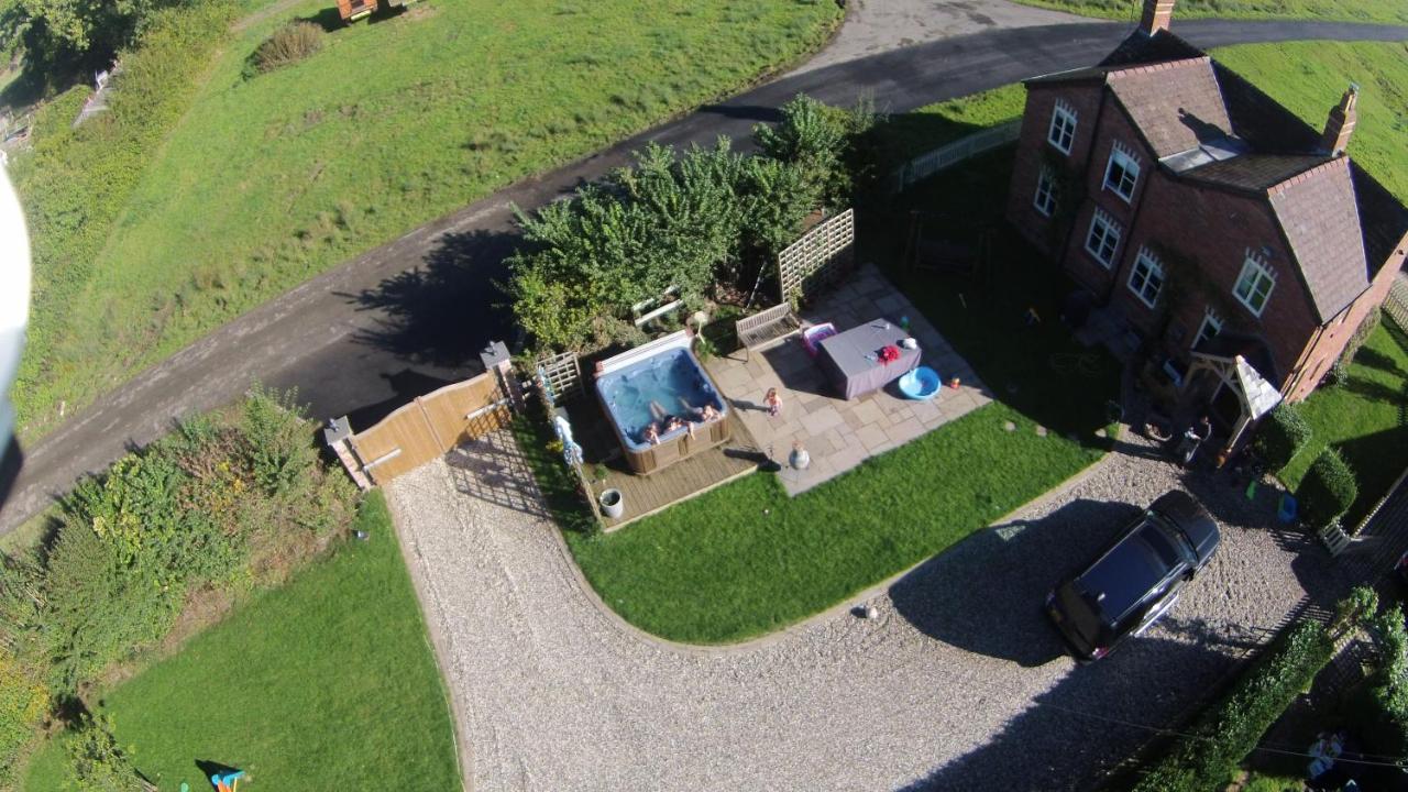 Holiday home Welsh With Hot Tub - Jubilee House *